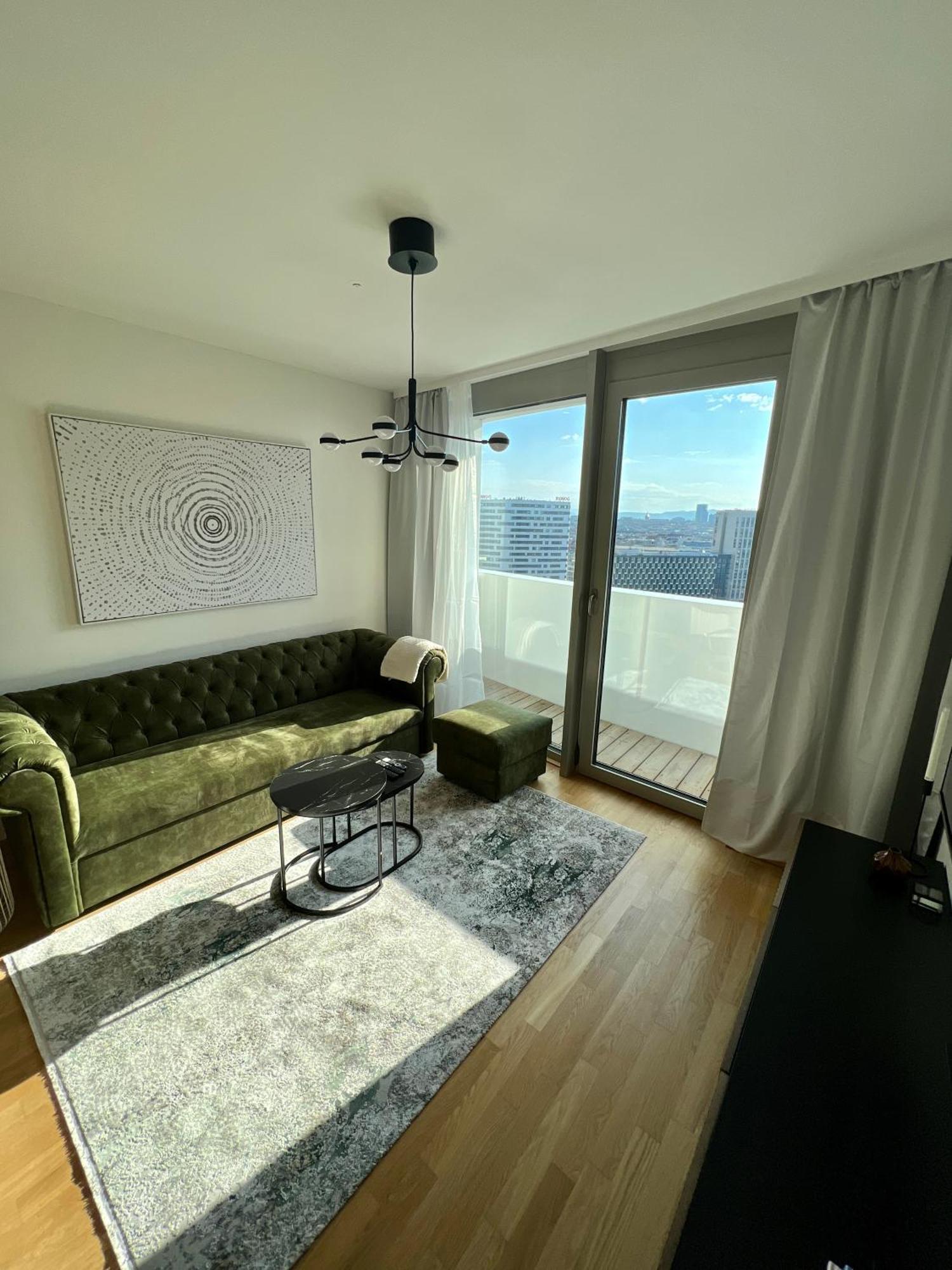 The View 1 Apartment Wina Bagian luar foto
